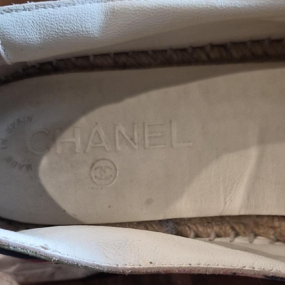 CHANEL Multicolor Canvas Espadrilles with Black Patent Toe - Picture 14 of 15